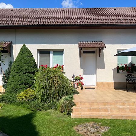 Appartement Privat Pekny Dvor à Rajecké Teplice Extérieur photo