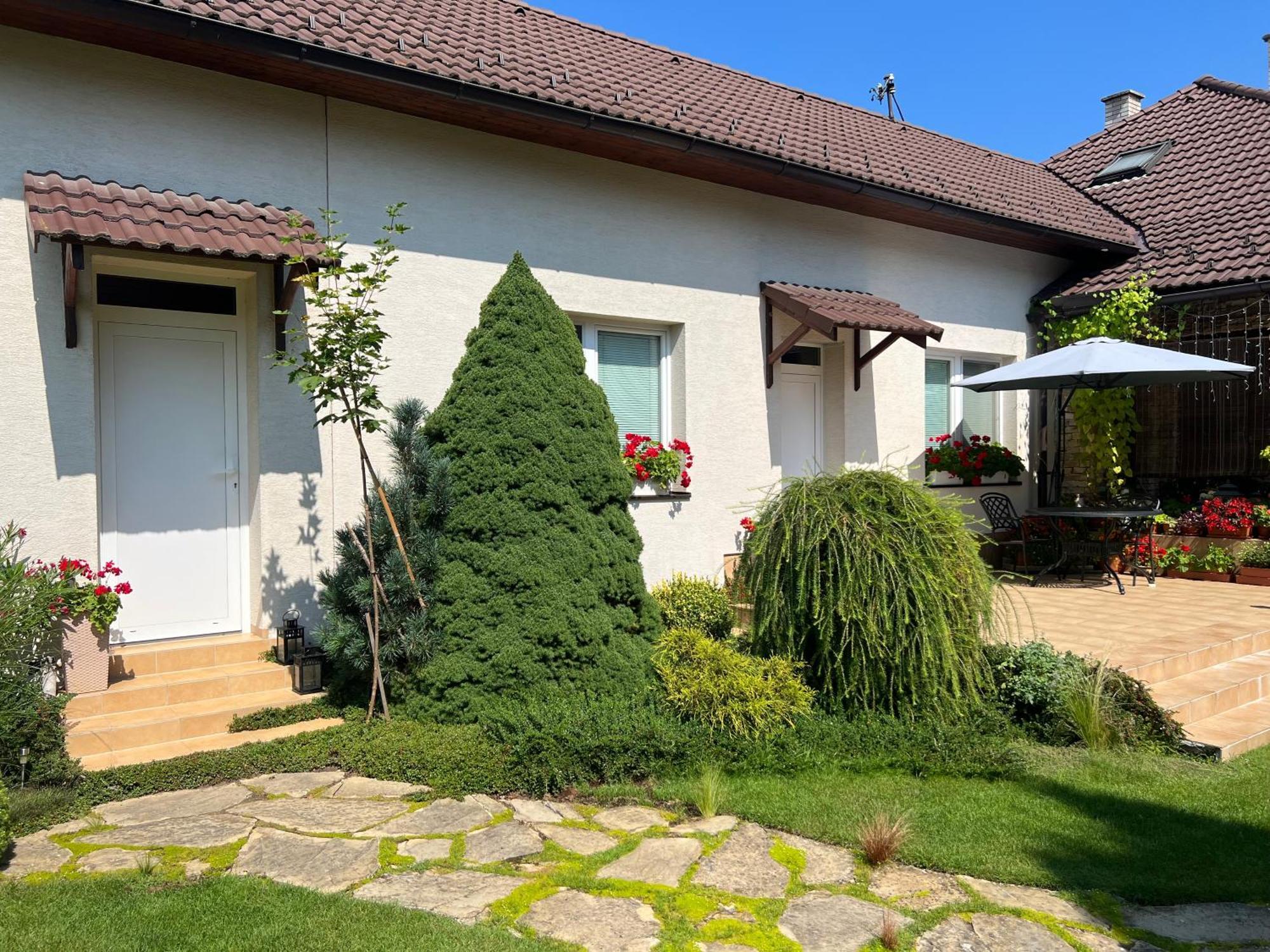 Appartement Privat Pekny Dvor à Rajecké Teplice Extérieur photo